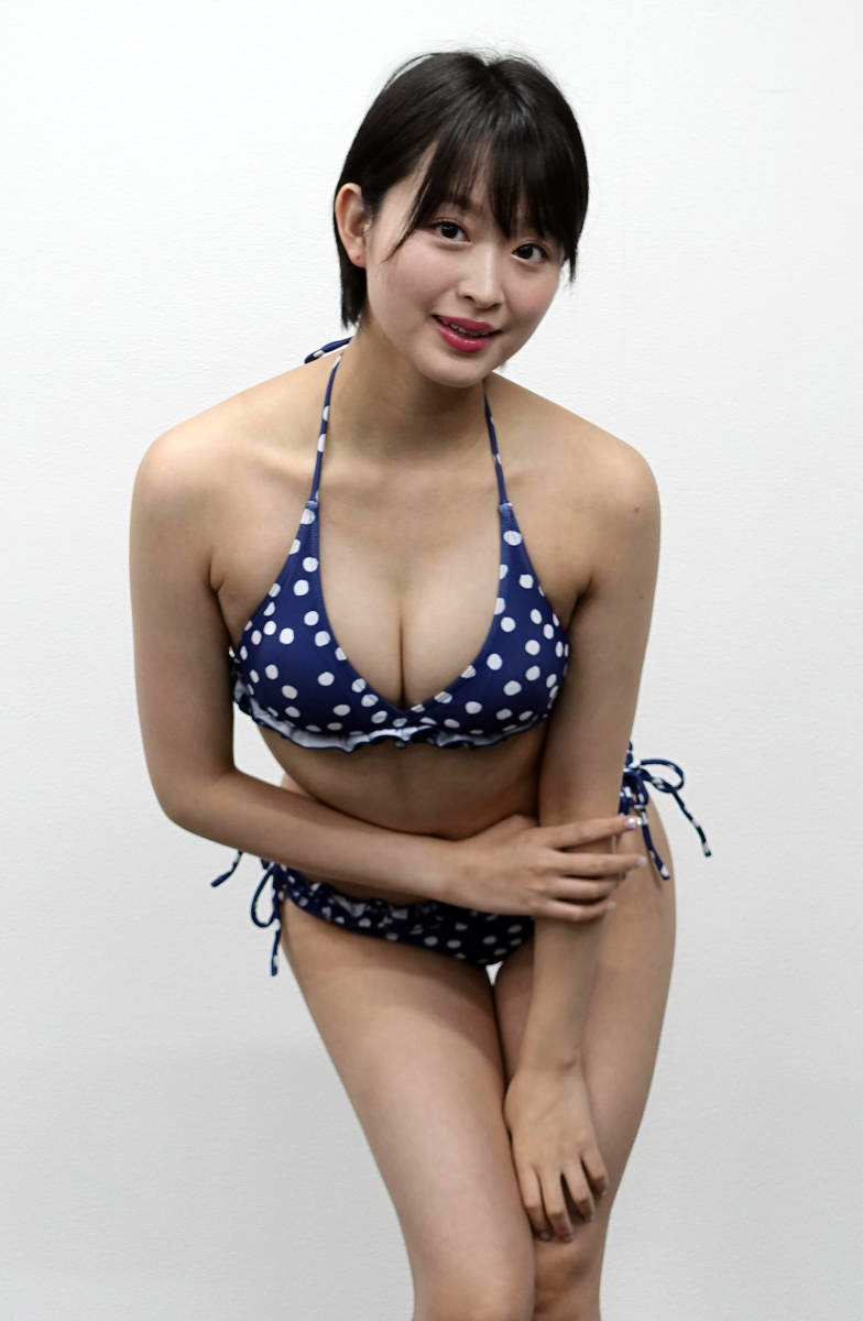 【画像・写真】ショートカット美女・美月絢音がモジモジ「ぱっと見だと着ていないみたいな…」