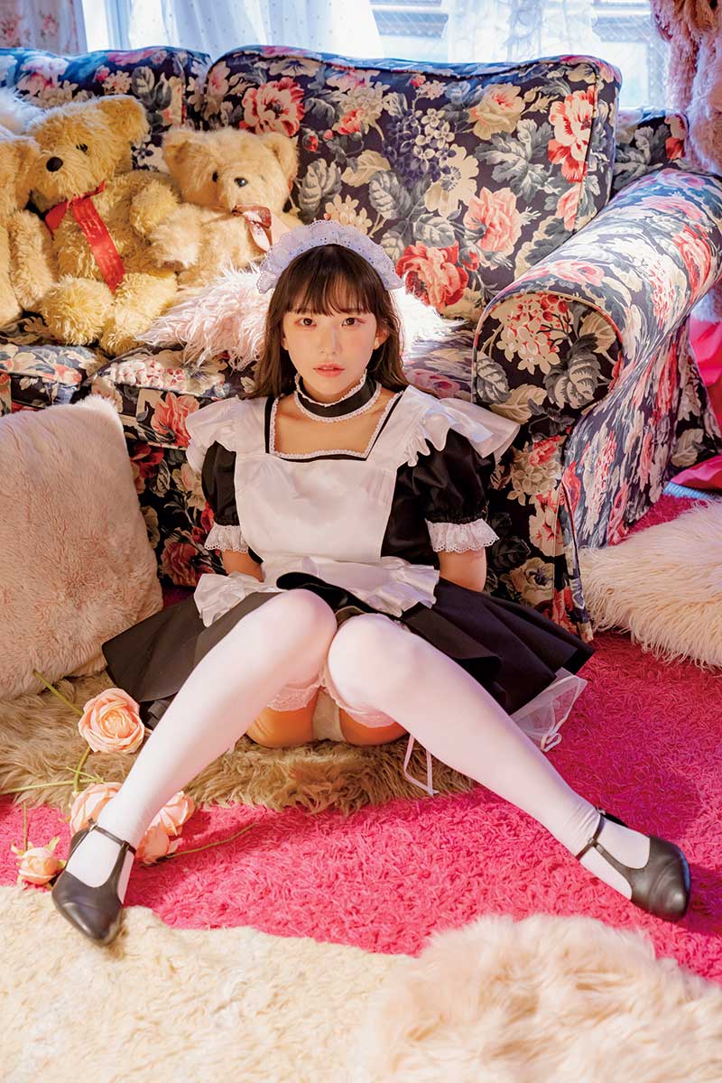 長澤茉里奈写真集『合法。』から