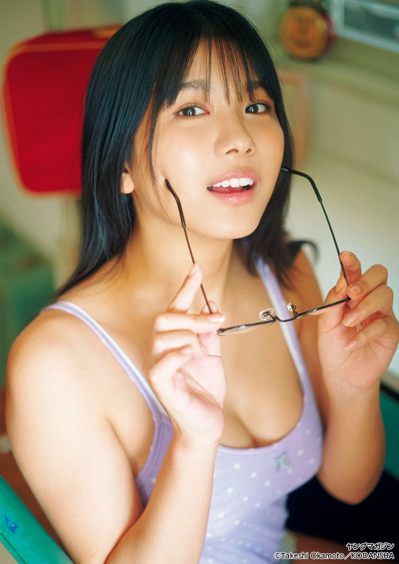 【画像・写真】“理想の彼女”が谷間で誘惑♡伊藤愛真 思わずニヤリのセクシーショット