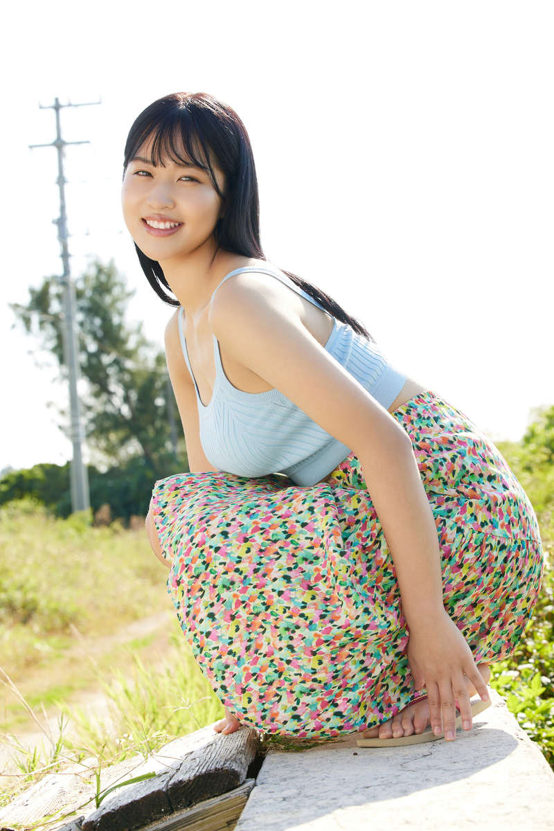 【画像・写真】「グラビア界の希望」は16歳の現役JK！南みゆかがヤンマガ初表紙で規格外ボディー披露