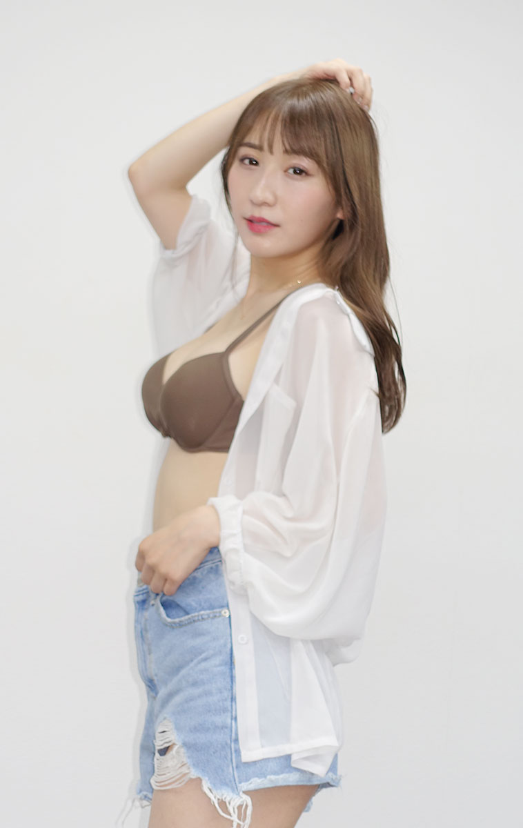 【画像・写真】かわいすぎるビールの売り子・伊藤愛真 生キスカードに苦戦「口が取れそうだった」