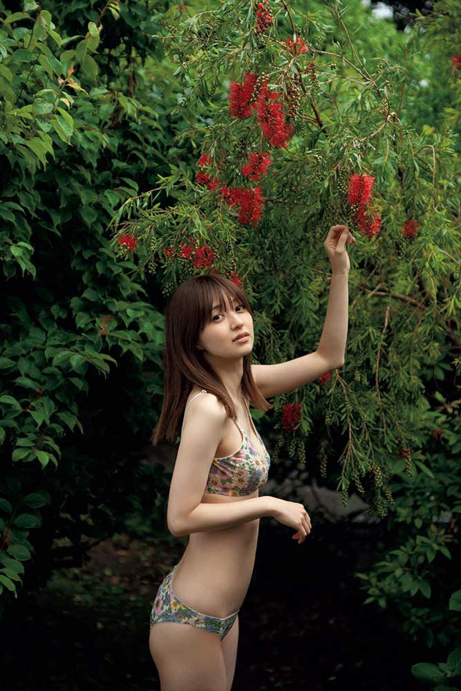 【画像・写真】アダルトな志田音々のセクシー全開!ふんわり美バストを大胆披露