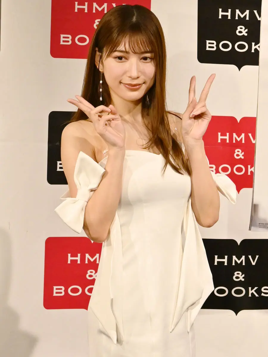 【画像・写真】雪平莉左 カレンダーの出来栄えは「ブラボー!」 お気に入りカットはレアなツインテール姿