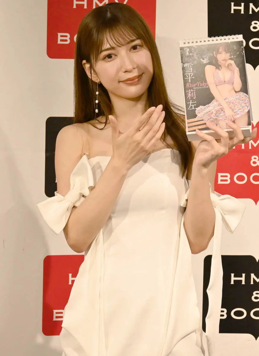 【画像・写真】雪平莉左 カレンダーの出来栄えは「ブラボー!」 お気に入りカットはレアなツインテール姿
