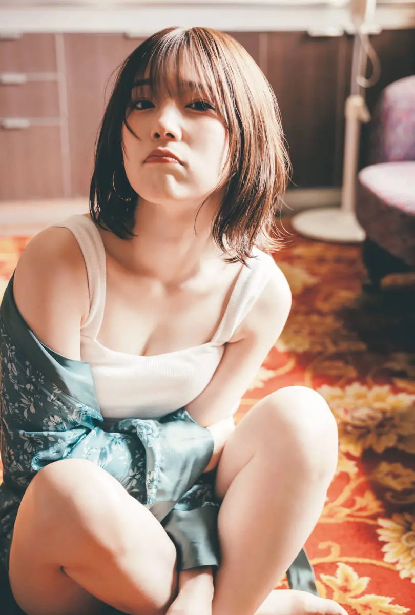 【画像・写真】美女インフルエンサー・かおり　純白ランジェリーで“バズる”美ボディー披露