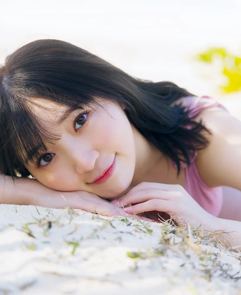 【画像・写真】鈴木優香 セクシーランジェリー姿でふんわり巨乳&トロっと美尻を大胆披露
