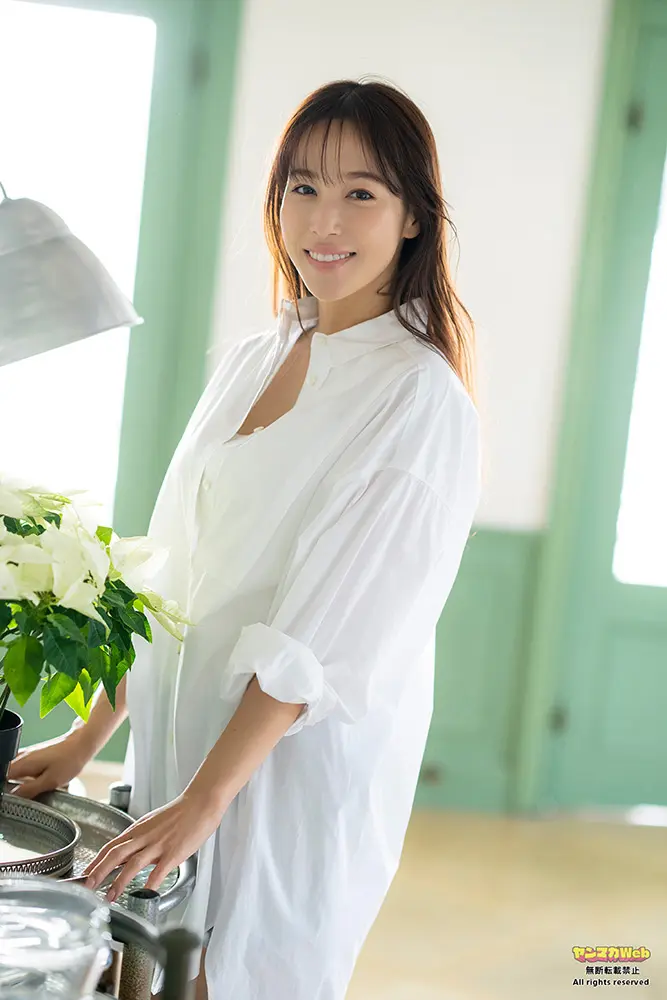 【画像・写真】極上スタイルの最強美女・斉藤里奈 可憐にセクシーに胸キュンショットを連発