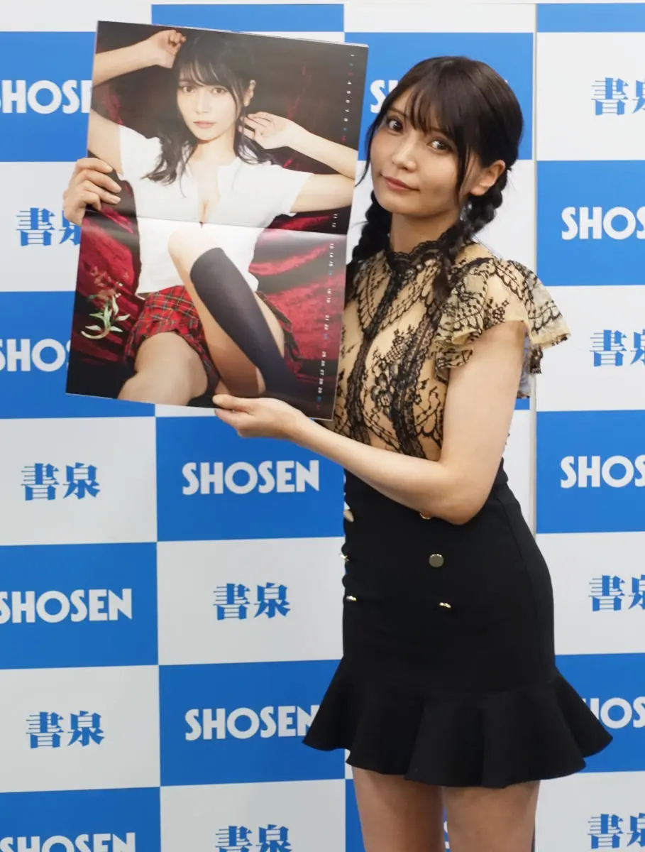 【画像・写真】“SNSの女王” 似鳥沙也加 キュート&セクシーな初カレンダーに自信「お値段以上、似鳥です」