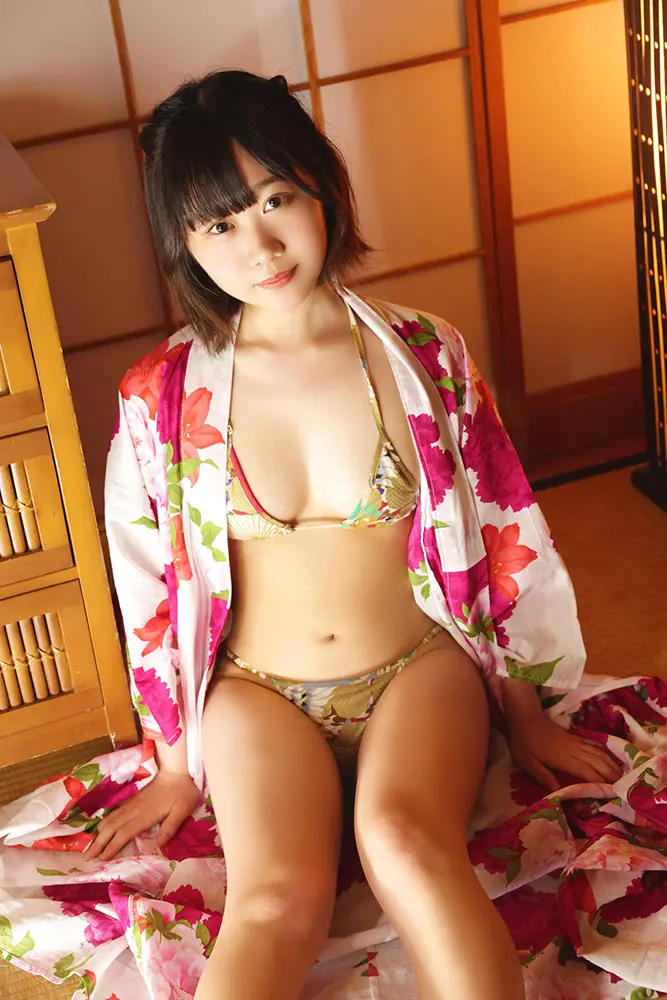 【画像・写真】丸顔ミニマムボディー・湯弓みゆゆ 待望のデビュー作でムチムチ肉体美をアピール