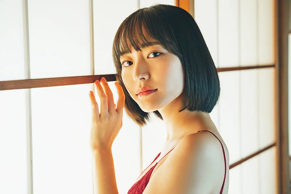【画像・写真】高崎かなみ（撮影：井上たろう　・スタイリング：田中陽子　・ヘアメイク：エノモトマサノリ）