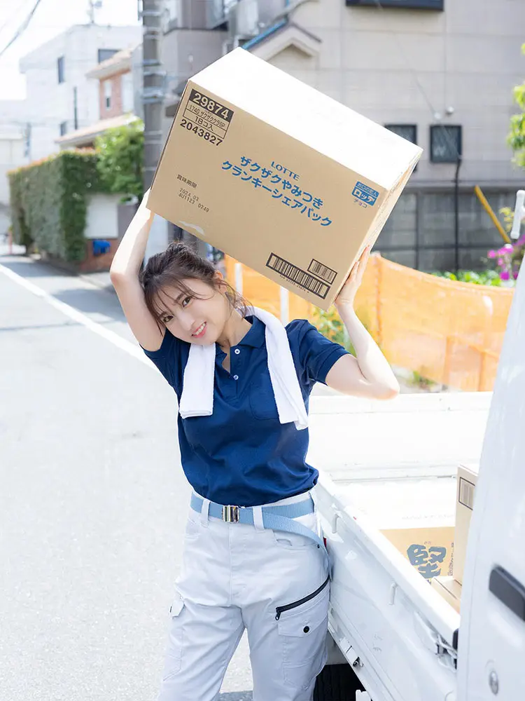 【画像・写真】汗ばむ豊満Gカップ・三田悠貴 刺激的な肉感ボディーを大胆披露
