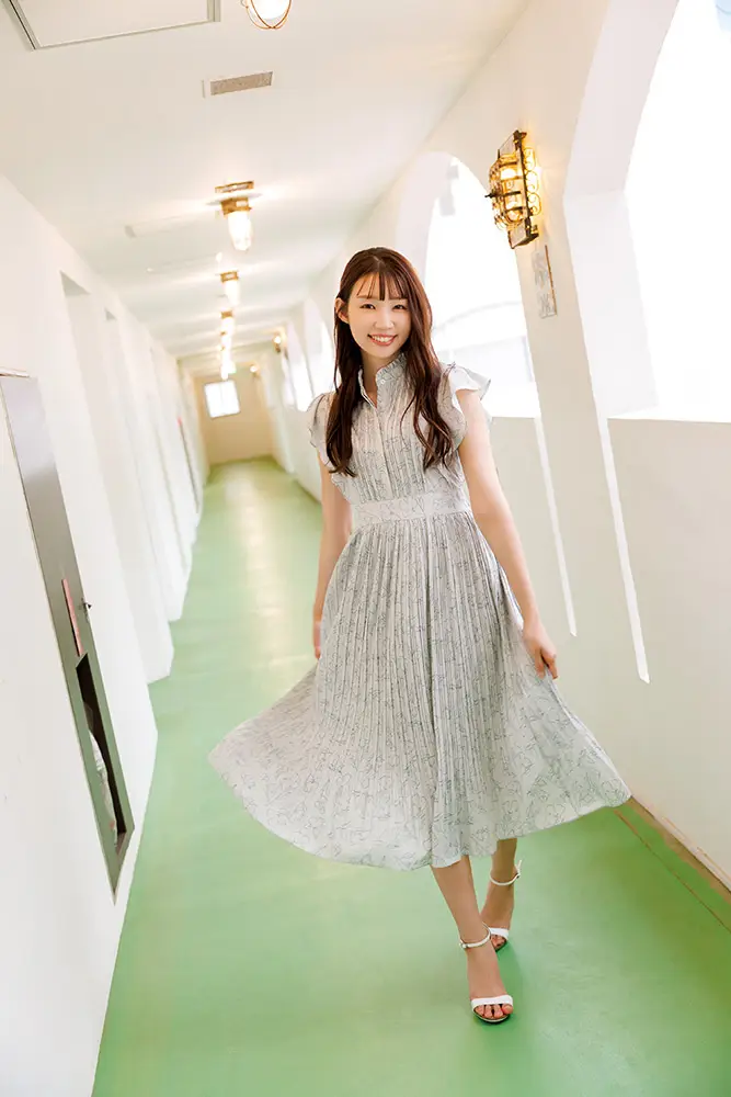 【画像・写真】Dカップ美脚クイーン・波崎天結 ピュア系美少女が極小水着で想像を超える限界露出