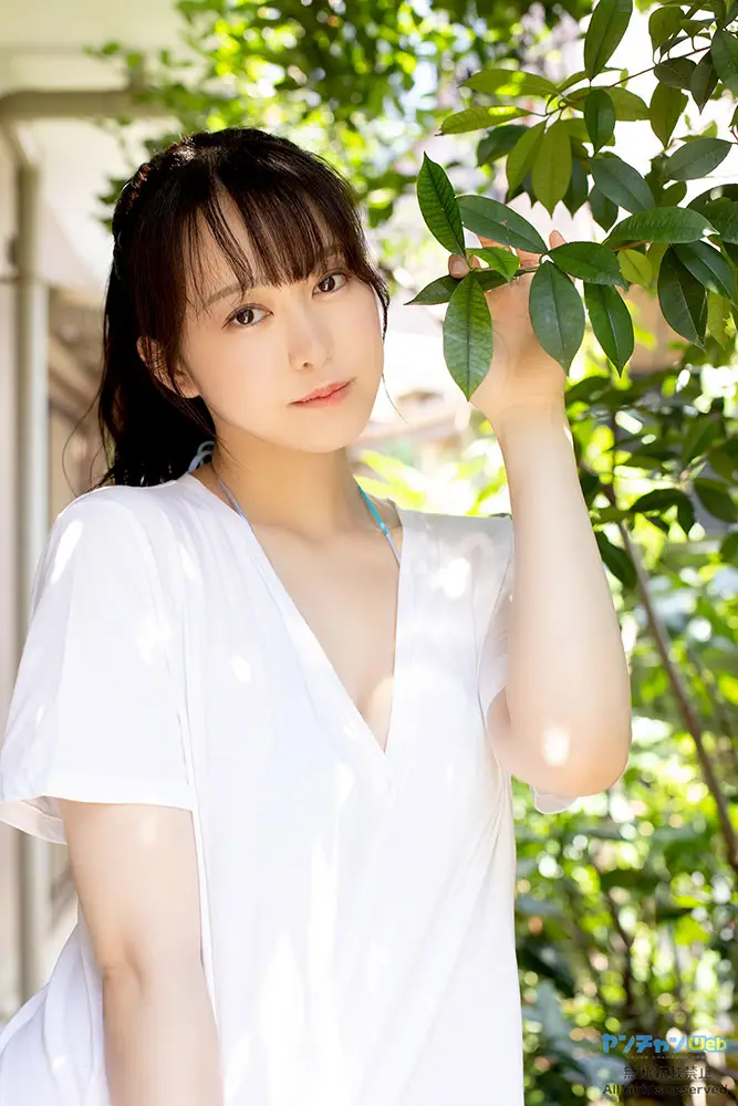 【画像・写真】たわわな美巨乳がまぶし過ぎる！伊藤しずな ムッチリ美白ボディーで魅了