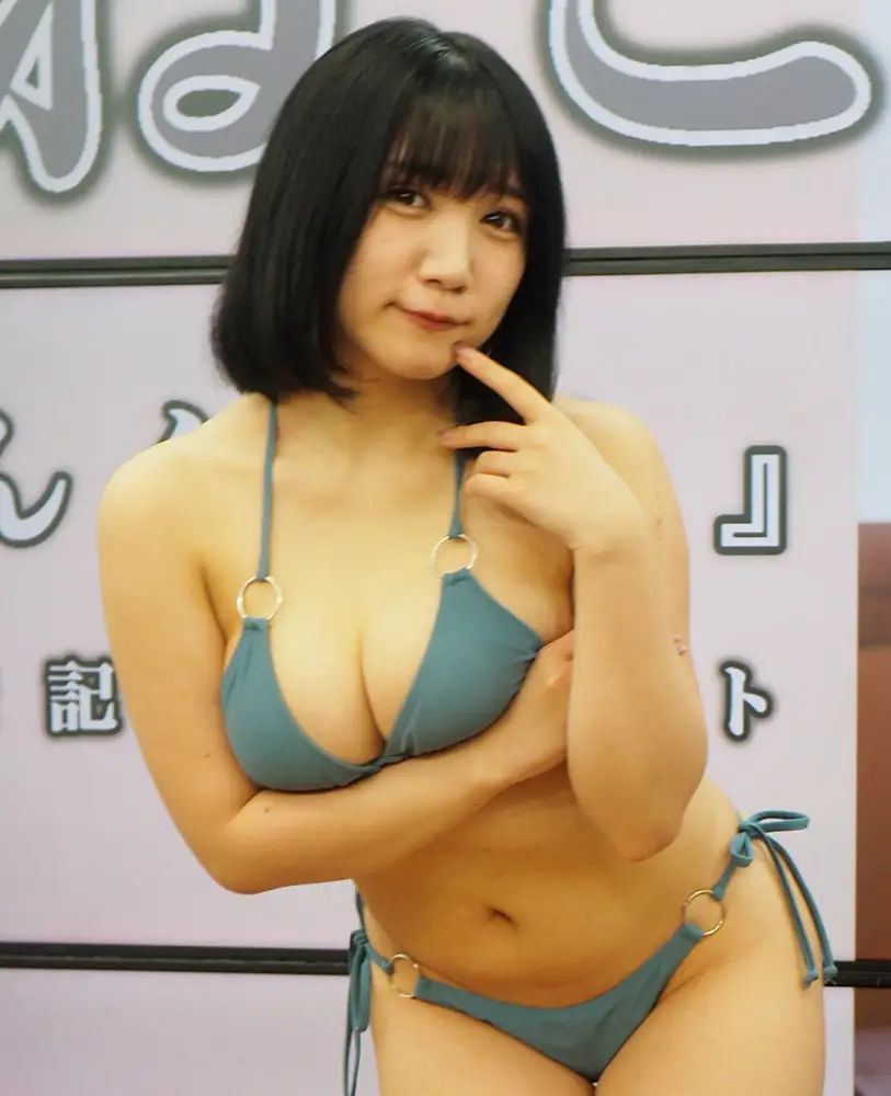 【画像・写真】ＤＶＤの発売記念イベントに登場したぺろねこ
