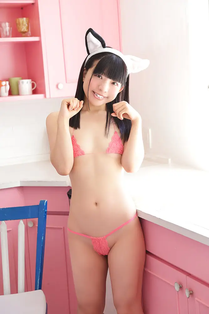 【画像・写真】79㎝Aカップ美少女・橘あかり あらゆるアングルで「ちっパイ」を過激に狙い撃ち