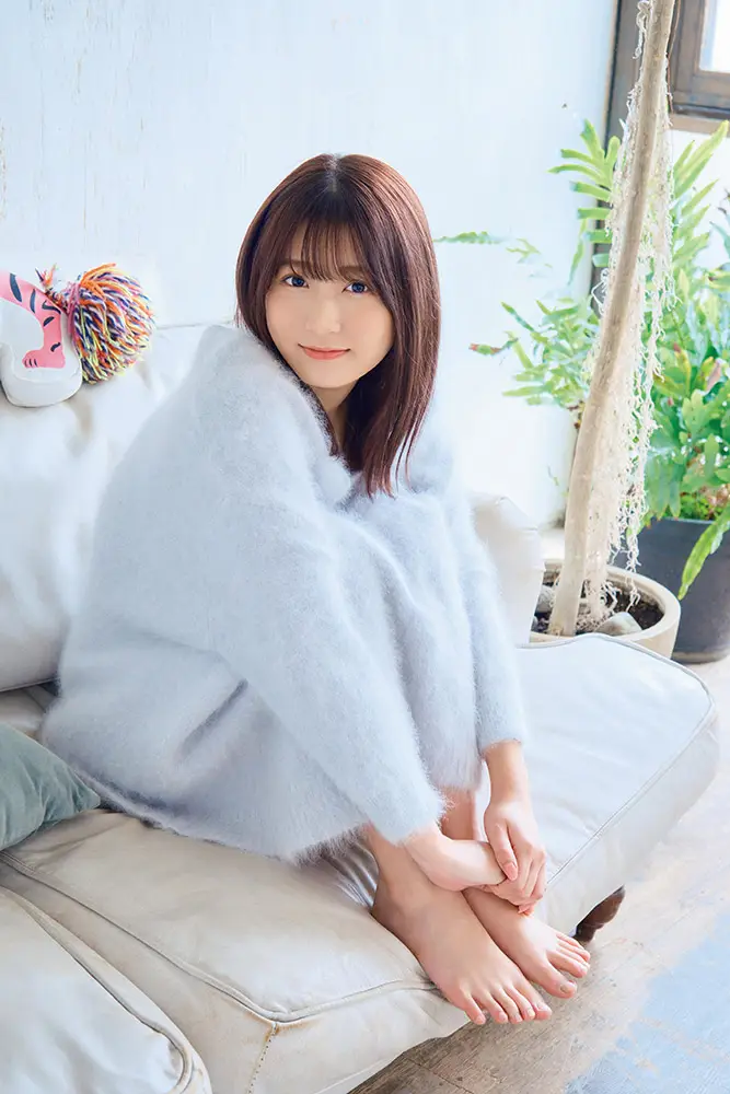 【画像・写真】元HKT48・宮﨑想乃 ふんわり美乳をチラリのセクシーショットを披露