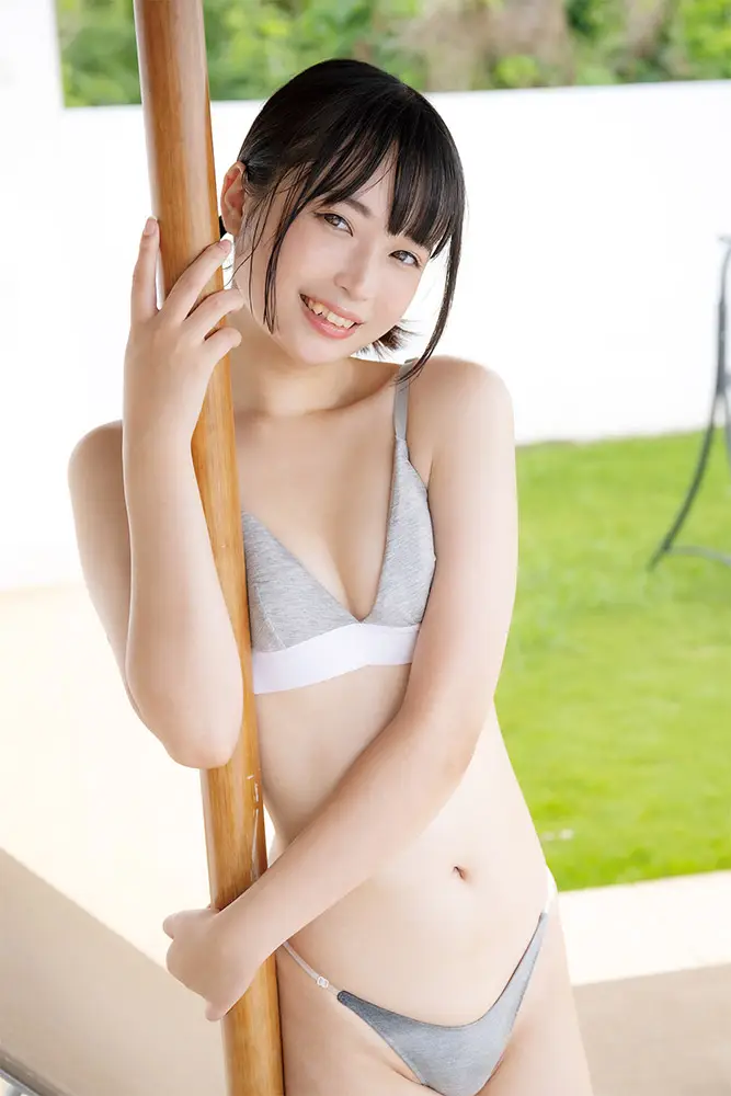 【画像・写真】キュートな「ちっぱいグラドル」あんもち。 70㎝バストと肉厚ヒップの“奇跡の8頭身ボディー”で大胆露出デビュー
