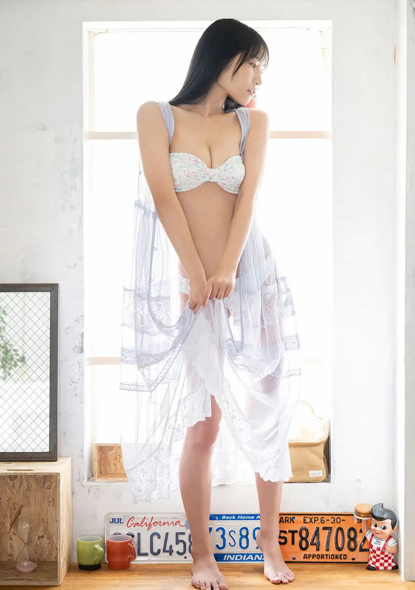 【画像・写真】ギュッと詰まった豊満バストを大胆に♡桜井うい 魅惑のボディーラインで誘惑