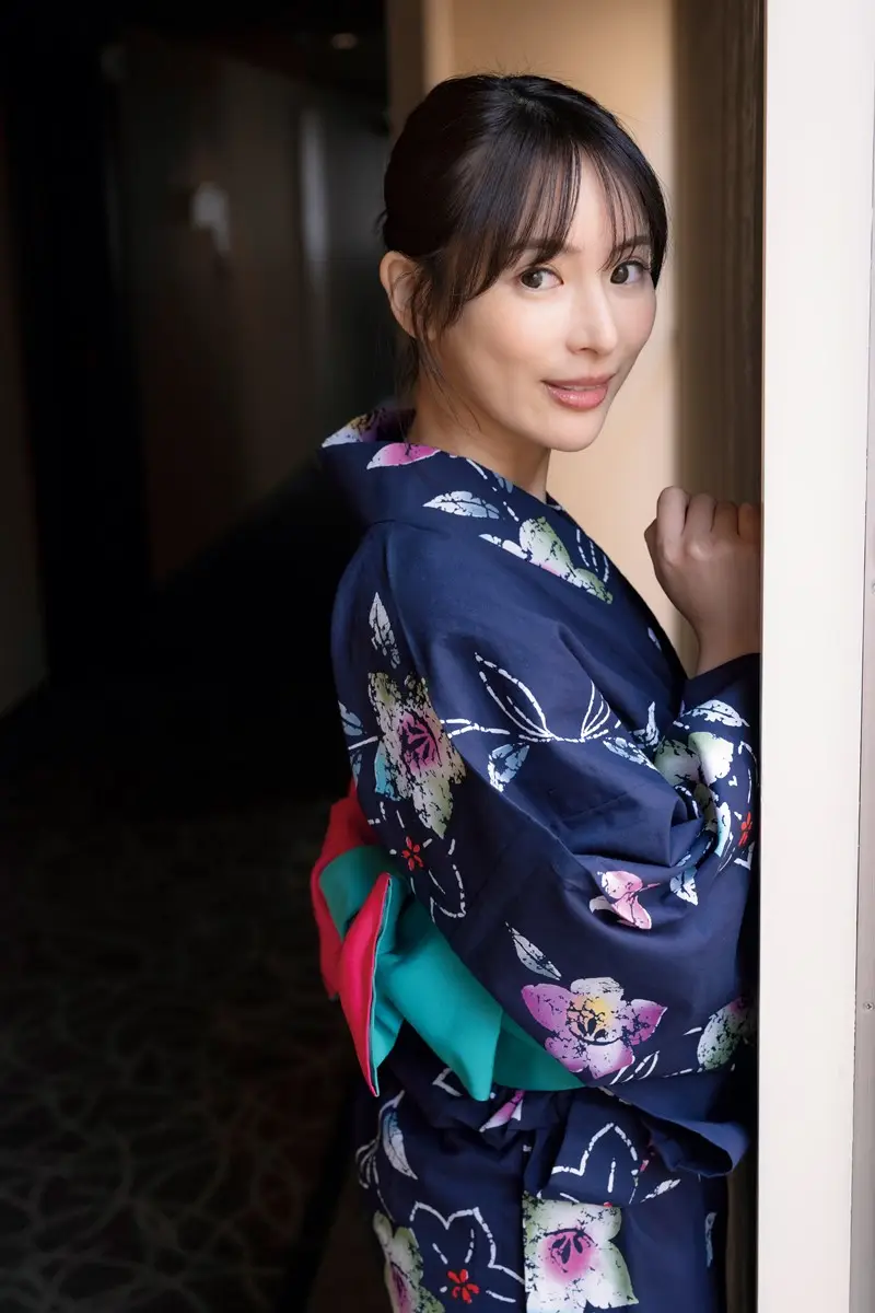 【画像・写真】欲望のゲートイン完了!「美人すぎるウイナーズレディ」姫野みなみ 攻め攻め変形水着でSっ気覚醒の腰さばき