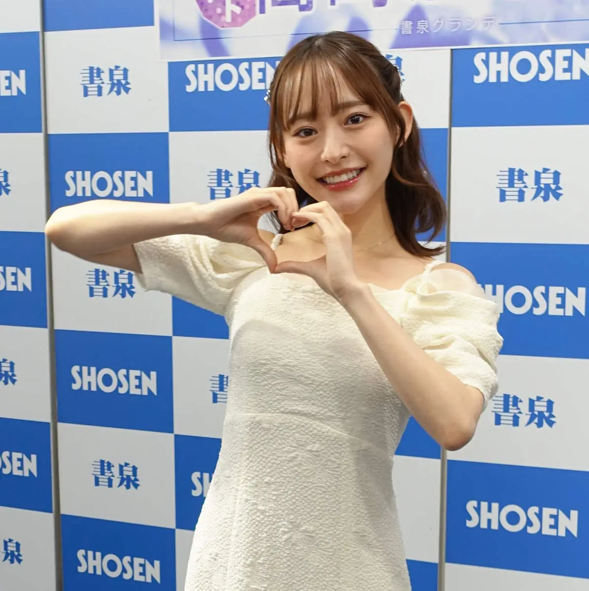 【画像・写真】“顔面最強グラドル”高崎かなみ 初トレカ発売に喜び 好みの衣装は「露出度高いメイドさん♡」
