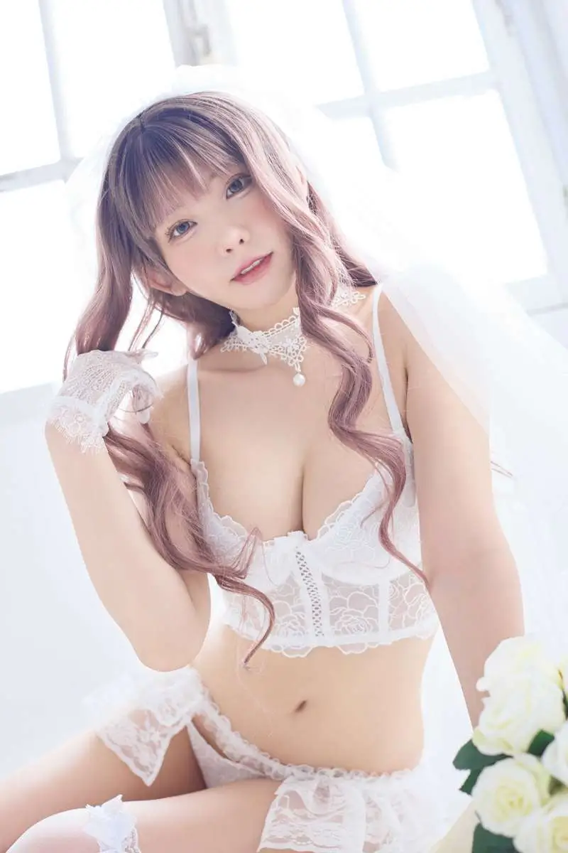 【画像・写真】神々しい純白の女神♡えなこ　レアな長髪ウィッグ＆純白衣装