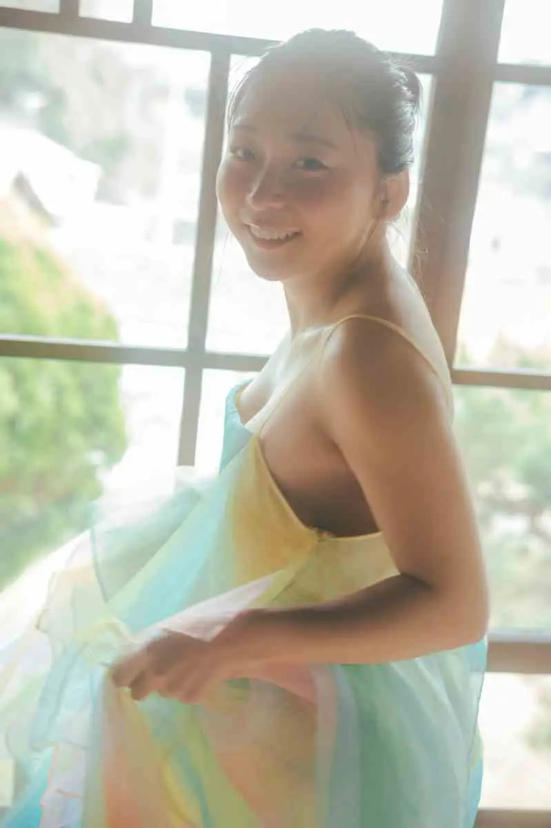 【画像・写真】【画像・写真5枚目】“ふつう”のオンナの最高到達点♡アンゴラ村長　艶やか黒ビキニが生々しい（撮影：東京祐、発売：講談社）