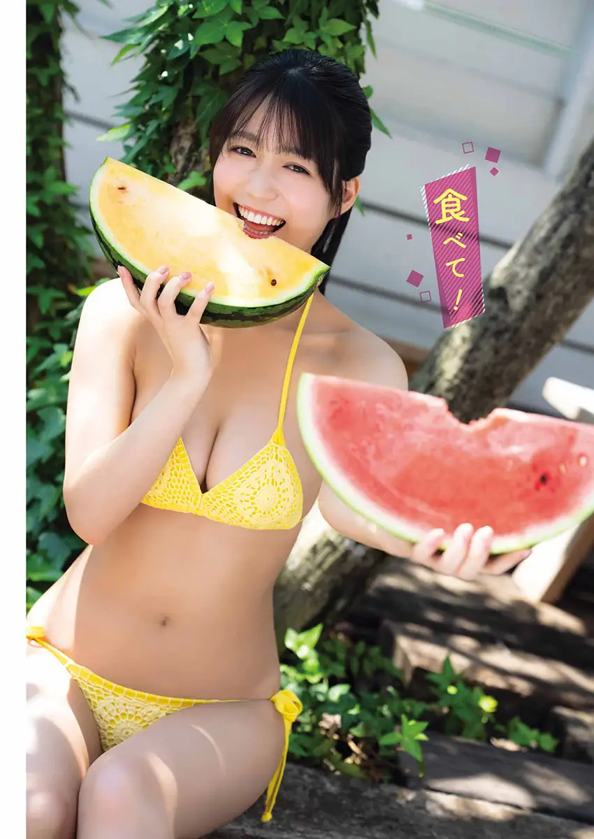 【画像・写真】美爆乳をぎゅっと寄せて…♡榎原依那 グラビア界を揺らす“BIG WAVE”は止まらない!