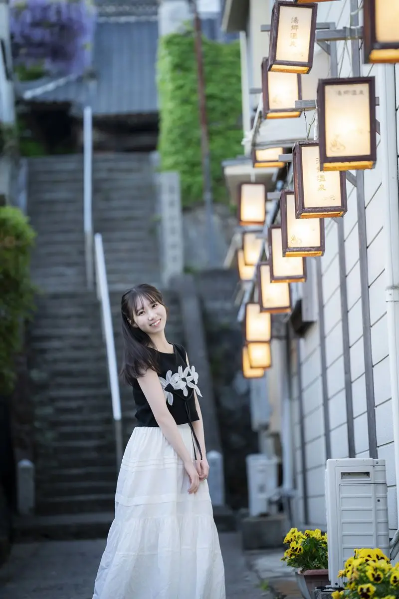 【画像・写真】【画像・写真5枚目】胸いっパイの幸せ♡STＵ48内海里音 白いシーツに包まれた限界ショット（撮影：佐藤佑一、発行：KADOKAWA）