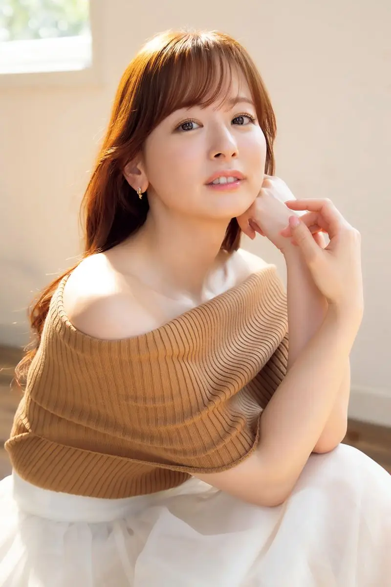 【画像・写真】キュンな谷間に溺れる♡「最強の妹系グラドル」入間ゆい　花柄ビキニで誘惑