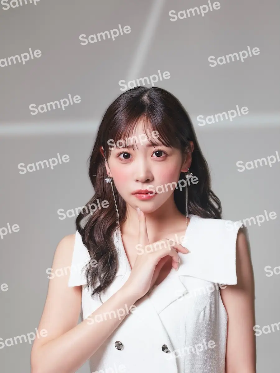 【画像・写真】ぷっくり谷間と透明感のコントラスト♡北野瑠華 可憐さの中に同居する色っぽさに心奪われ…