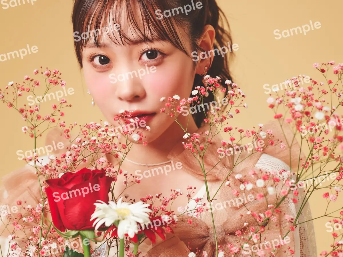 【画像・写真】ぷっくり谷間と透明感のコントラスト♡北野瑠華 可憐さの中に同居する色っぽさに心奪われ…