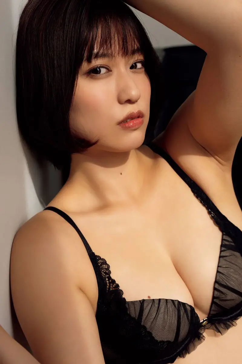 【画像・写真】その下乳に完全集中♡橋本梨菜　純白ニットと小麦肌のコントラストが最高
