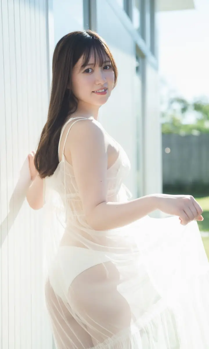 【画像・写真】谷間と透け尻の化学反応♡高学歴芸人・わたあめりな　ポップな“インテリエロス”全開