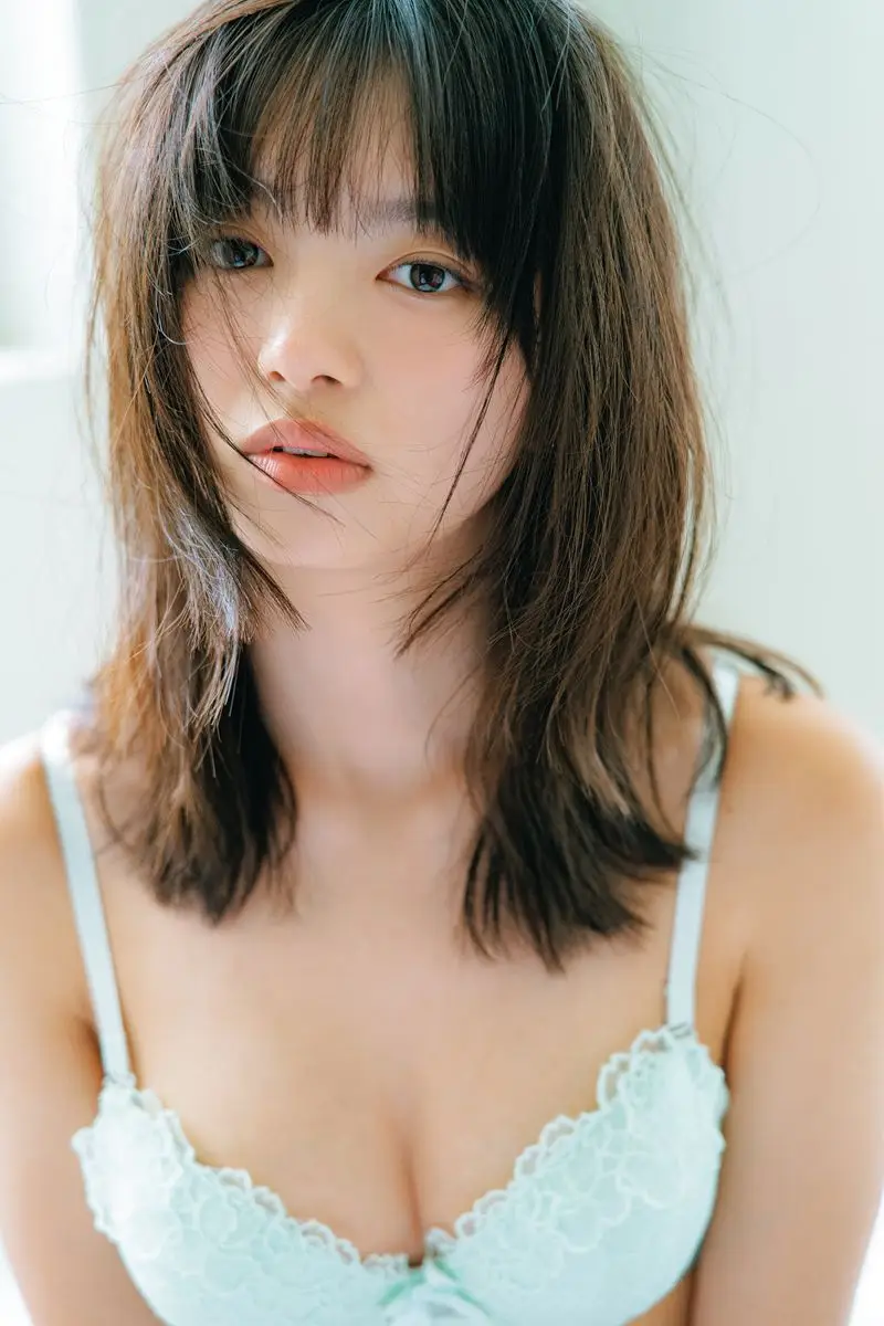 【画像・写真】春高バレー美女の大胆美ヒップ♡蒔埜ひな　赤ビキニで魅せた初写真集
