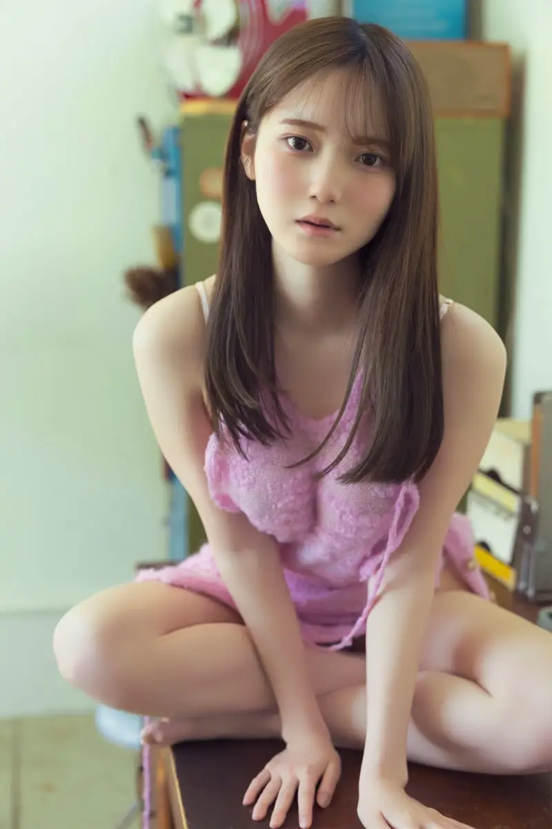 【画像・写真】20歳の体温伝わる“下乳”ライン♡ちーまき　紐パン結び目に触れる指の先に…