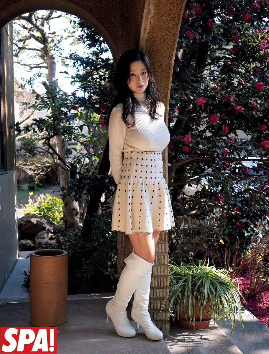 【画像・写真】【画像・写真②】真田まこと＝撮影／佐藤裕之　ヘアメイク／KEIKO（renewal）　スタイリング／江川美恵