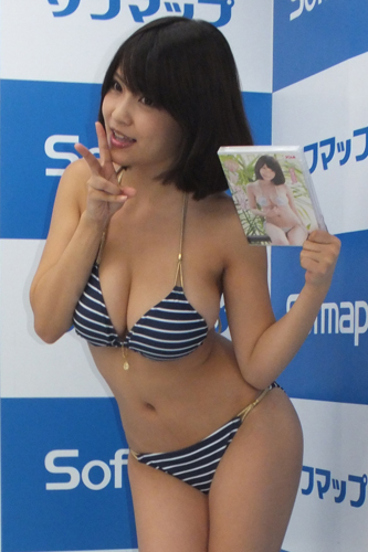 岸明日香