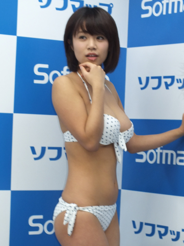 【画像・写真】菜乃花 自慢のHカップバスト「めっちゃポロってました」